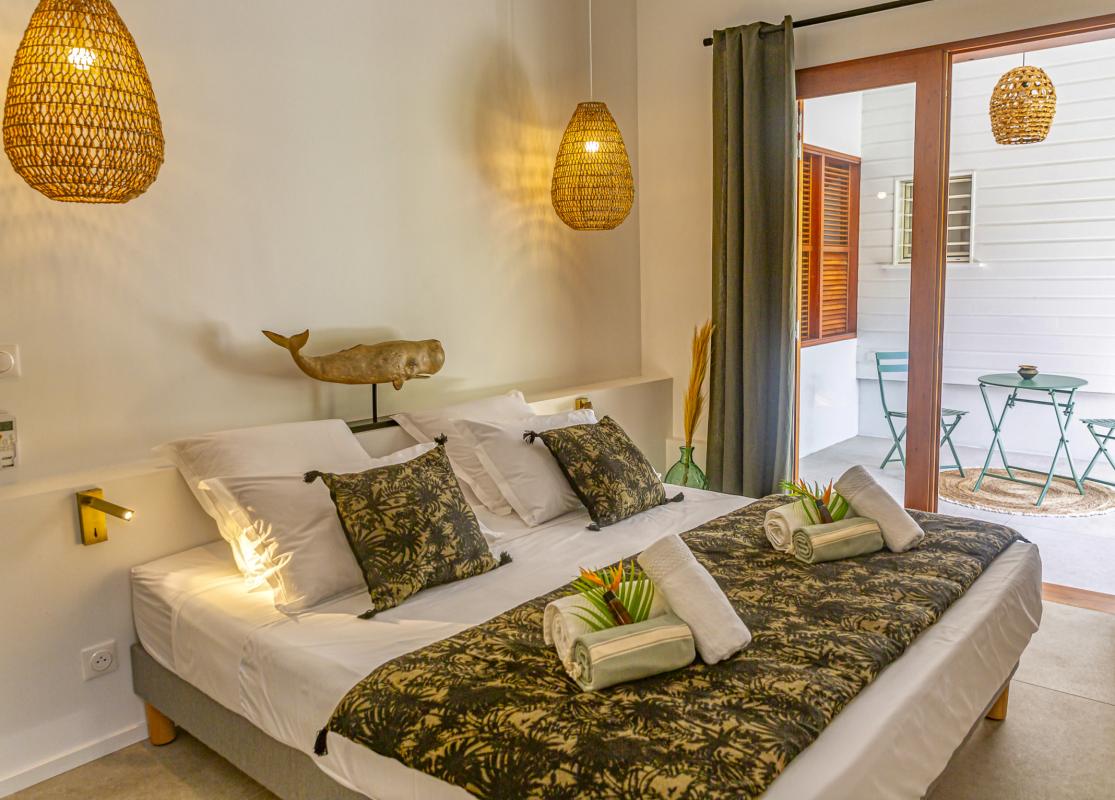 22_Location villa  vue mer Deshaies Guadeloupe_Chambre Vue jardin